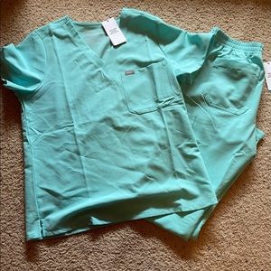 Women’s Scrub Set